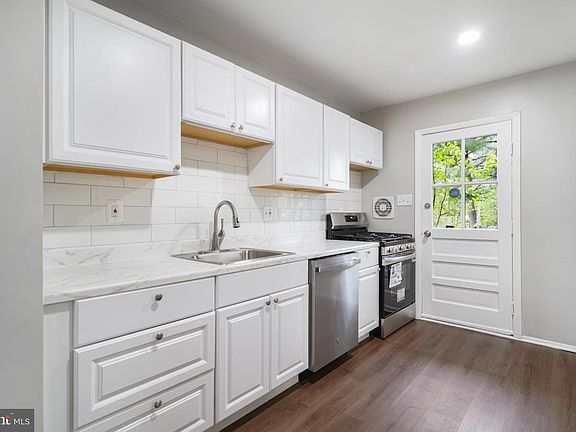 4th image of 8212 Tomlinson Ct