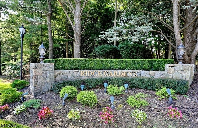 1st image of 302 Mark Twain Way