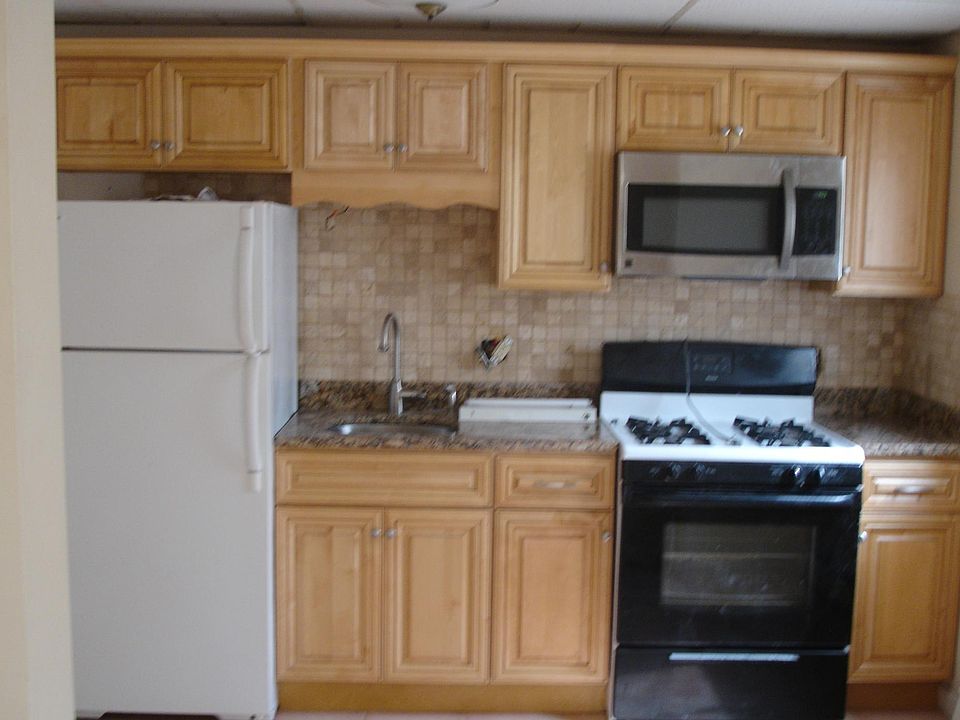 2nd image of 43 Wadsworth Ave #1