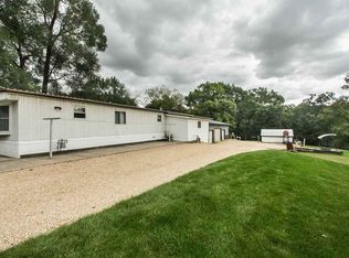 134 Shawnee Trl, East Dubuque, IL 61025