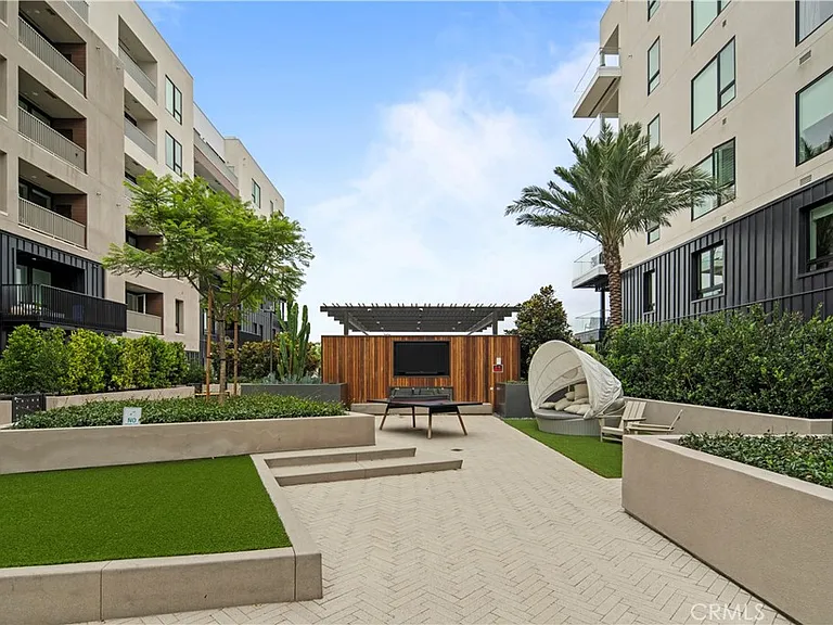 2602 Rivington — Photo 34