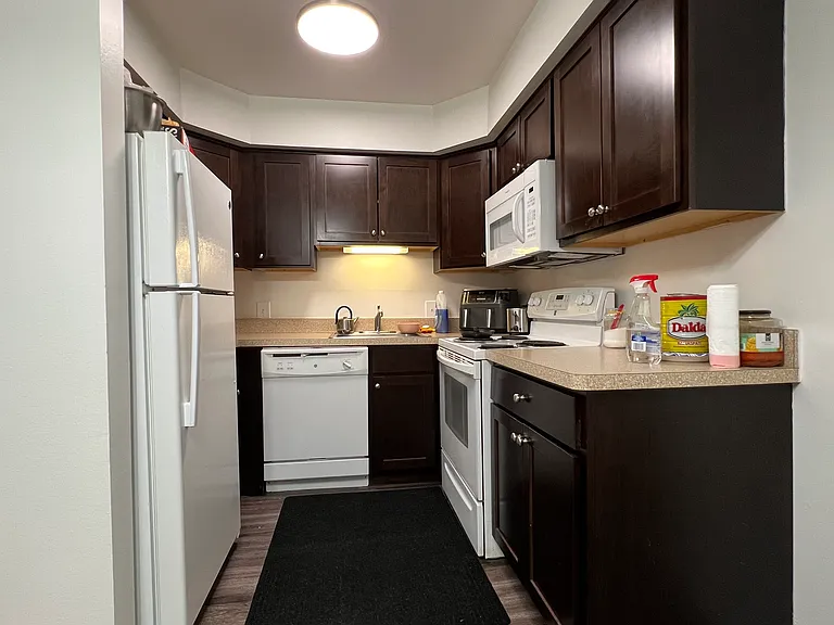 2174 E Hill Rd — Photo 5