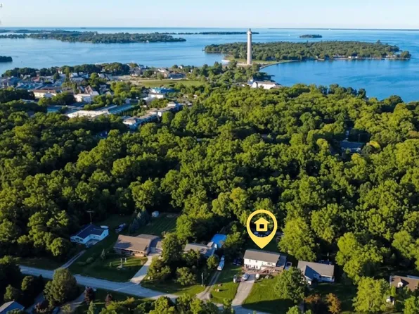 115 Glacier Cv, Put In Bay, OH 43456