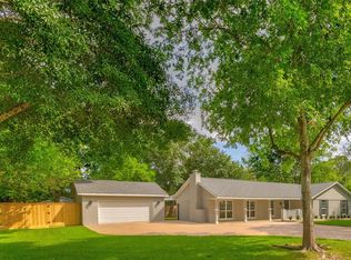 203 Sunnyview Ave, Friendswood, TX 77546