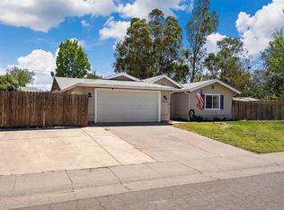 7036 Silver Knoll St, Rio Linda, CA 95673