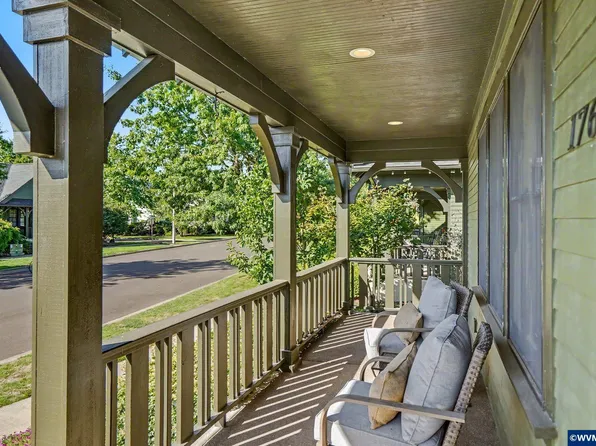 1760 Gwinn St E, Monmouth, OR 97361