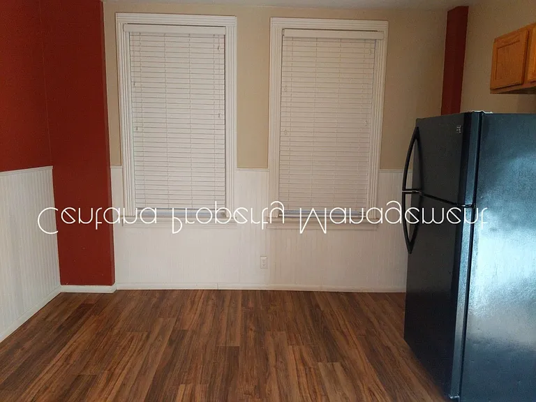 1018 -1020 Maryland — Photo 12