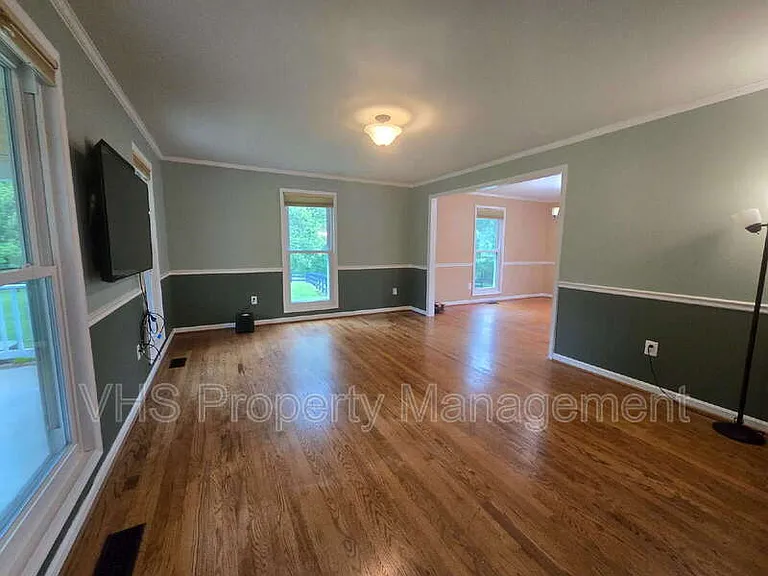 5712 John Barton Payne Rd — Photo 3