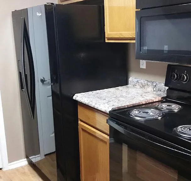 Country View Apartments — Photo 32