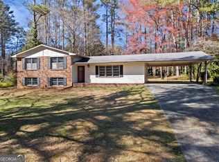415 Creek Valley Dr, Woodstock, GA 30188