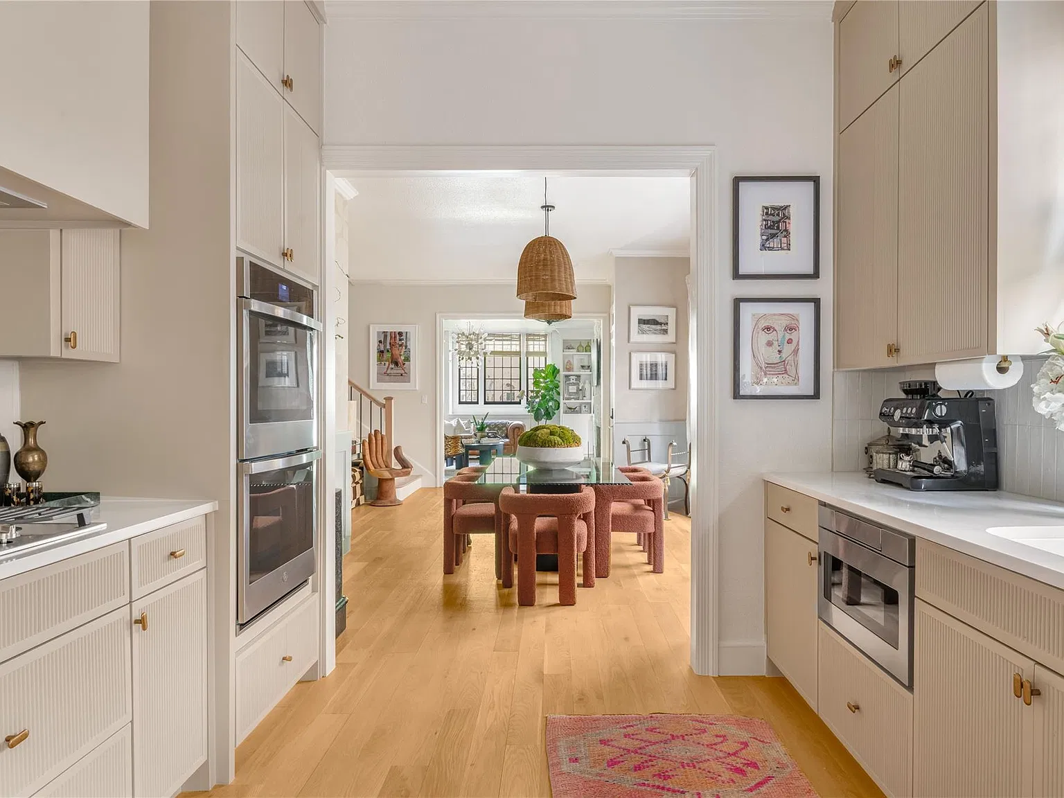 3 bed, 2.5 bath, 3176 sqft, $8,500 — Photo 4