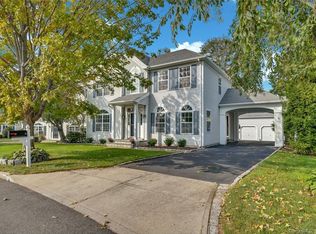 121 Lexington Way N, Milford, CT 06461