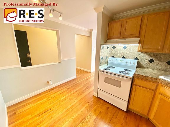 3rd image of 1390 N Emerson St APT 202
