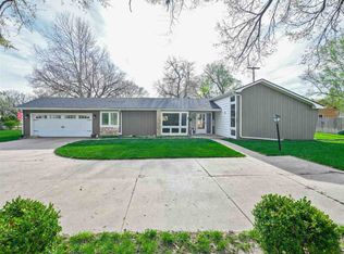 5 Cedar Dr, Newton, KS 67114