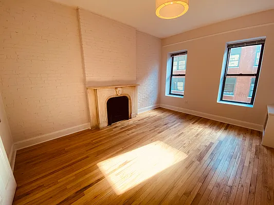 Rented by Metropolis Real Estate of Manhattan | media 15