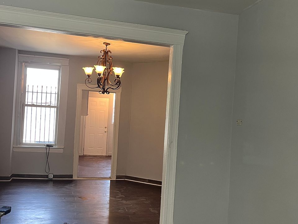 1st image of 1115 N Lakewood Ave