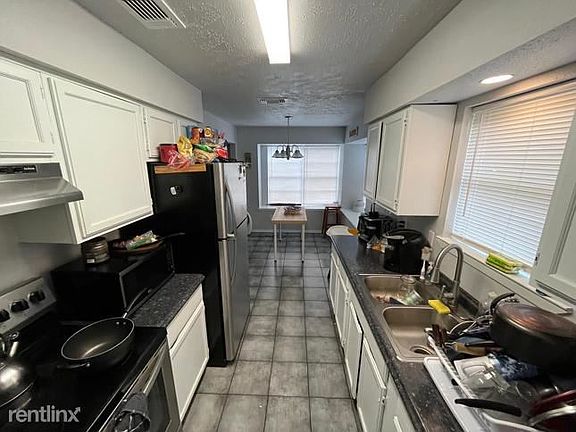 3rd image of 24107 Tayloe House Ln