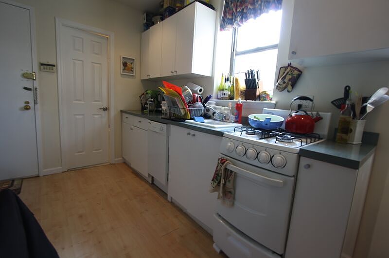 2nd image of 423 E 75th St APT 4C