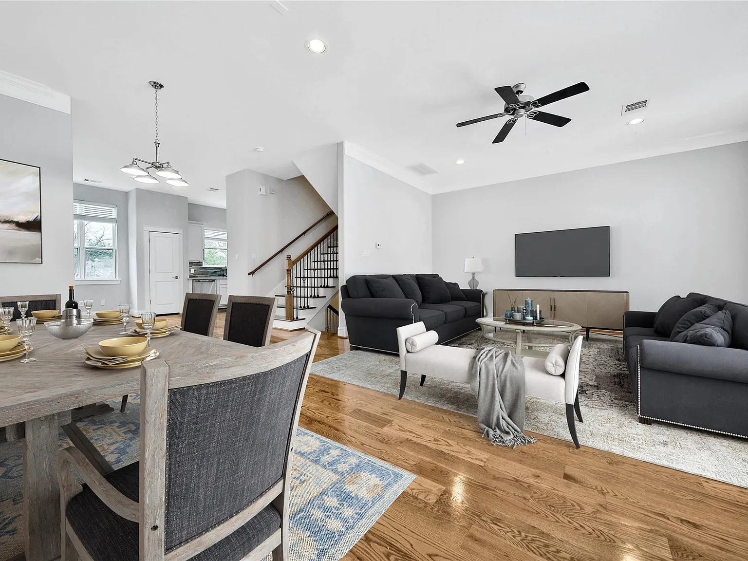 3 bed, 3.5 bath, 2180 sqft, $3,200 — Photo 3