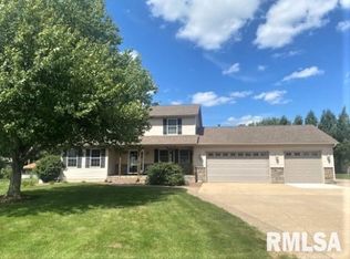 20711 169th Ave, Davenport, IA 52806