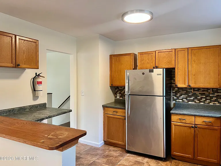 12 White Dr — Photo 8