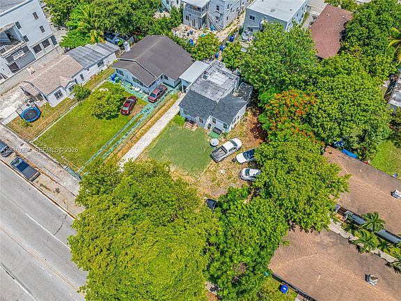 4th image of 1027 NW 29th St