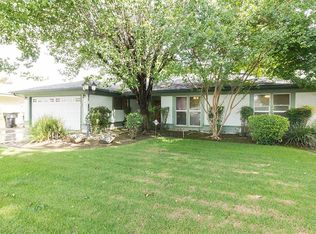 924 W Cherry Ave, Visalia, CA 93277