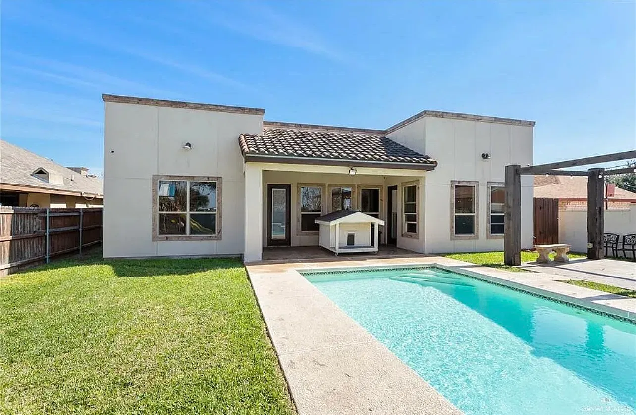 4 bed, 3.5 bath, 2780 sqft, $2,500 — Photo 3