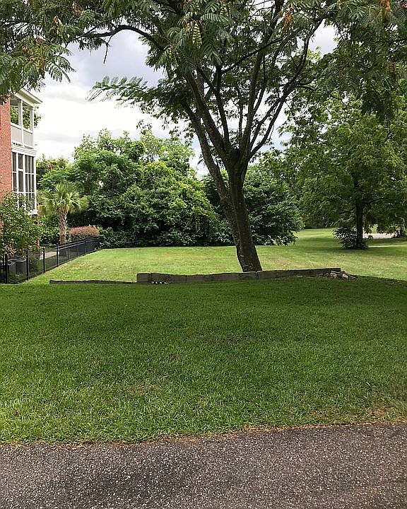 2nd image of 1619 Catawba St