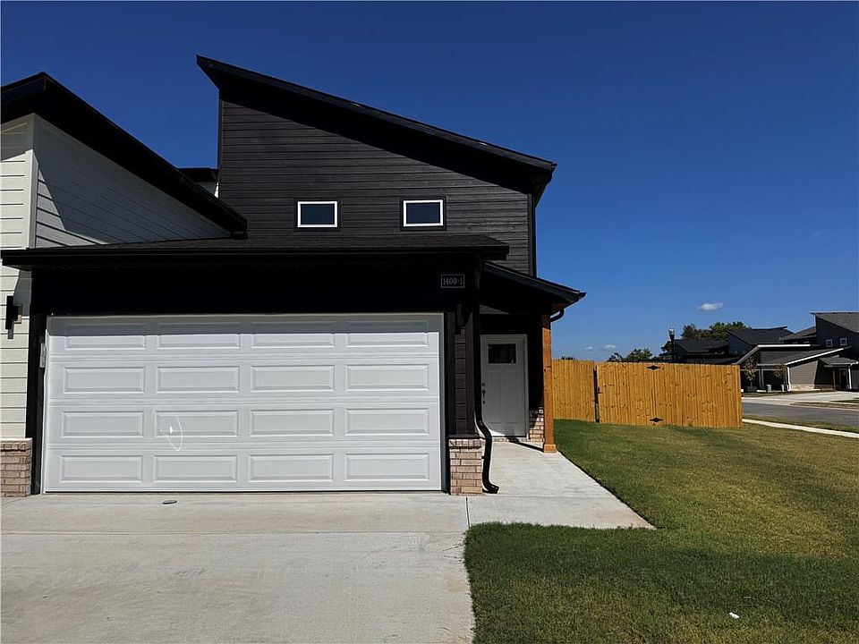 1st image of 1400 SW Poigai Way #1