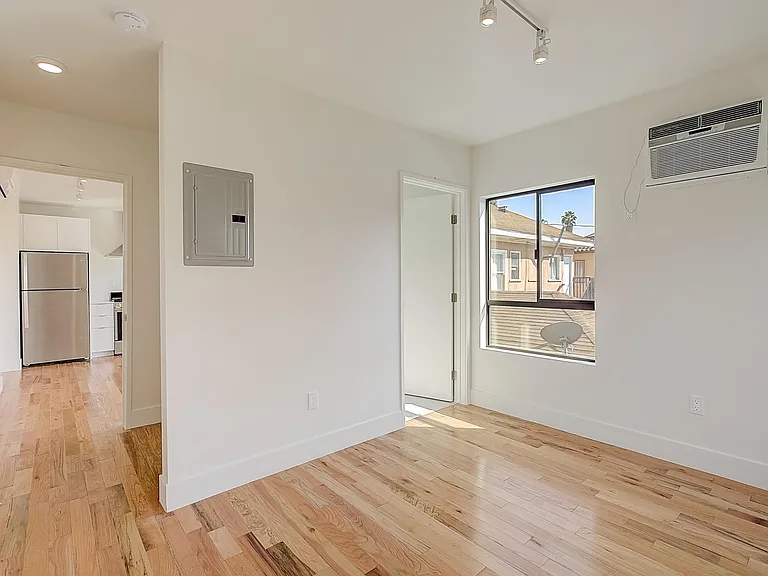 513 N Heliotrope Dr #513.25 — Photo 9