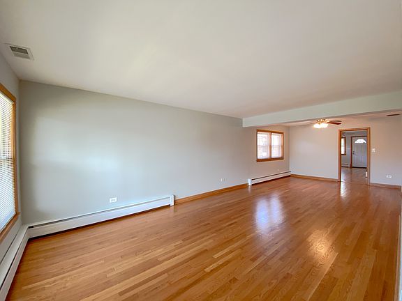 2nd image of 6031 W Melrose St