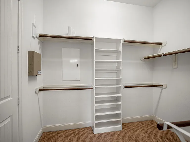 22310 Taren Ct — Photo 23