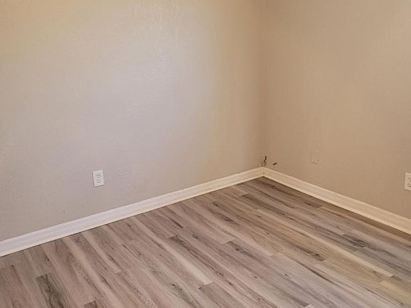 5th image of 3719 Ohio Ave #14