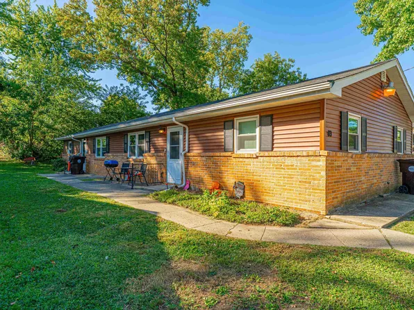 89 Gavin St, Lincoln, IL 62656