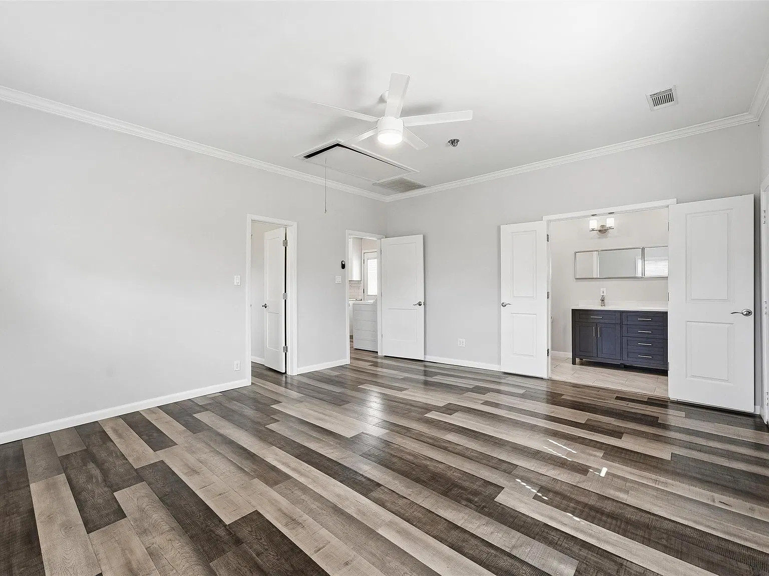 2 bed, 2.0 bath, 1354 sqft, $2,200 — Photo 4