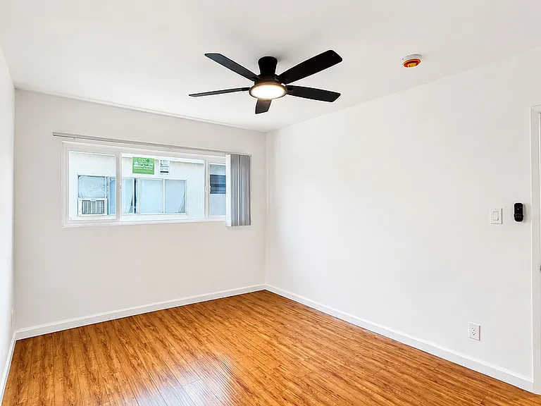 1037 N Genesee Ave #9 — Photo 14