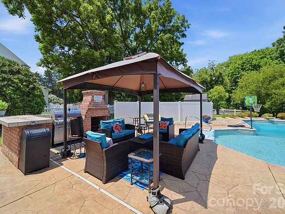 4th image of 206 Pamlico Ln