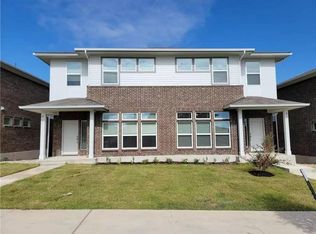 605 W South St #42, Leander, TX 78641