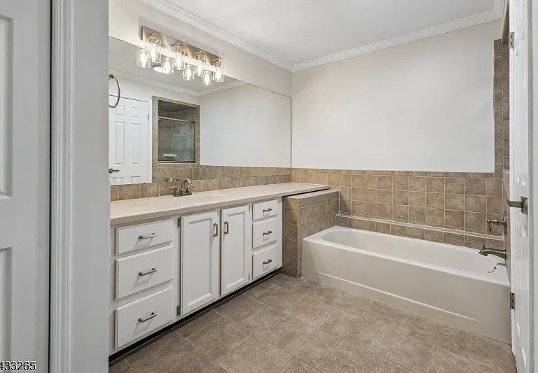 48 Eton Ct — Photo 18