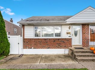 613 7th Ave, Folsom, PA 19033