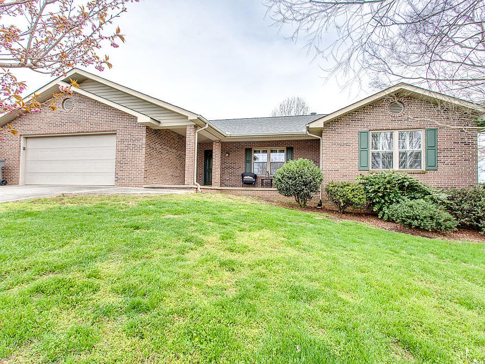 1st image of 915 Brenna Dr