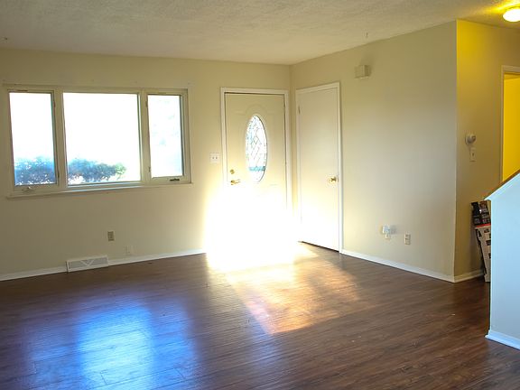 5th image of 714 N Day Ave