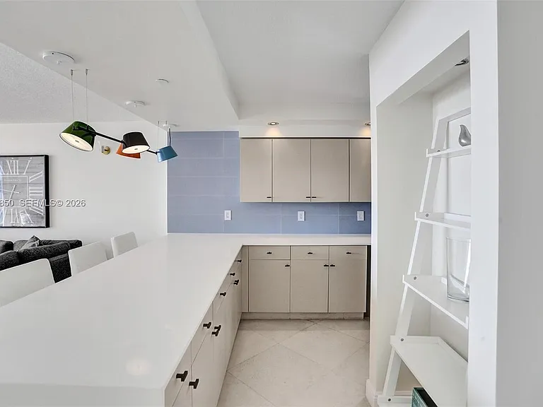 6917 Collins Ave #915 — Photo 7