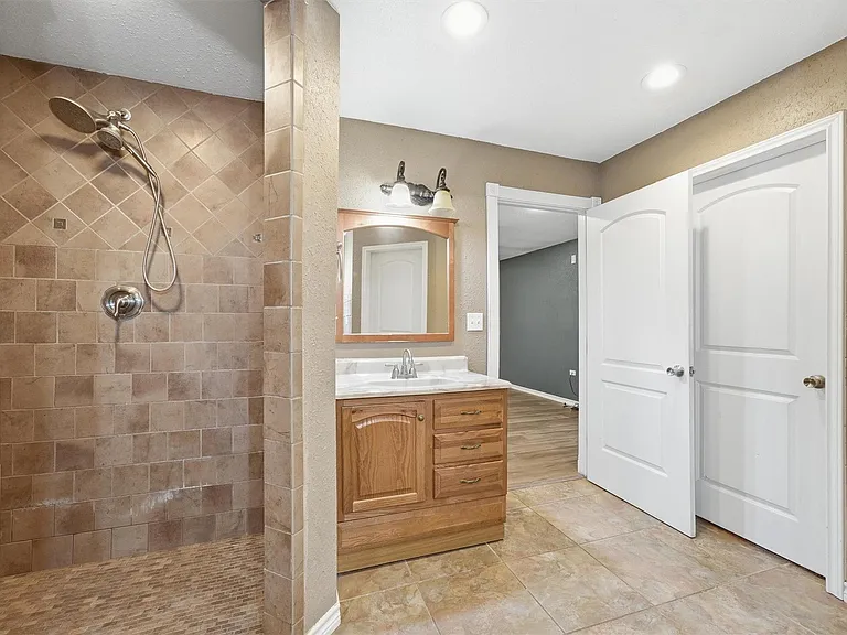 1727 Beckman Dr — Photo 14