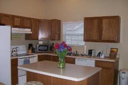 2nd image of 712 Centeroak Dr