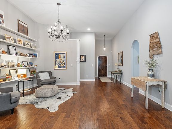 4th image of 2340 Tuscany Pl