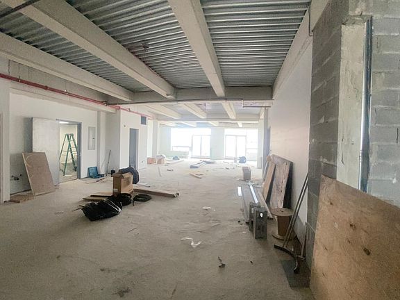 3rd image of 2068 E 14th St Floor 2-3