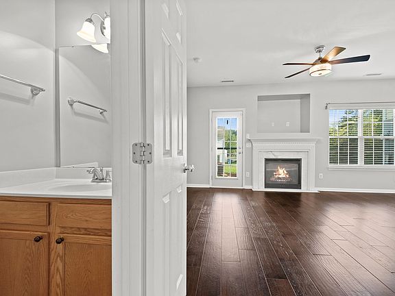 5th image of 503 Summer Storm Dr