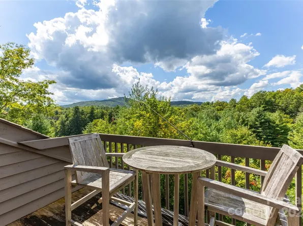86 Racquet Club Villas Dr, Sapphire, NC 28774